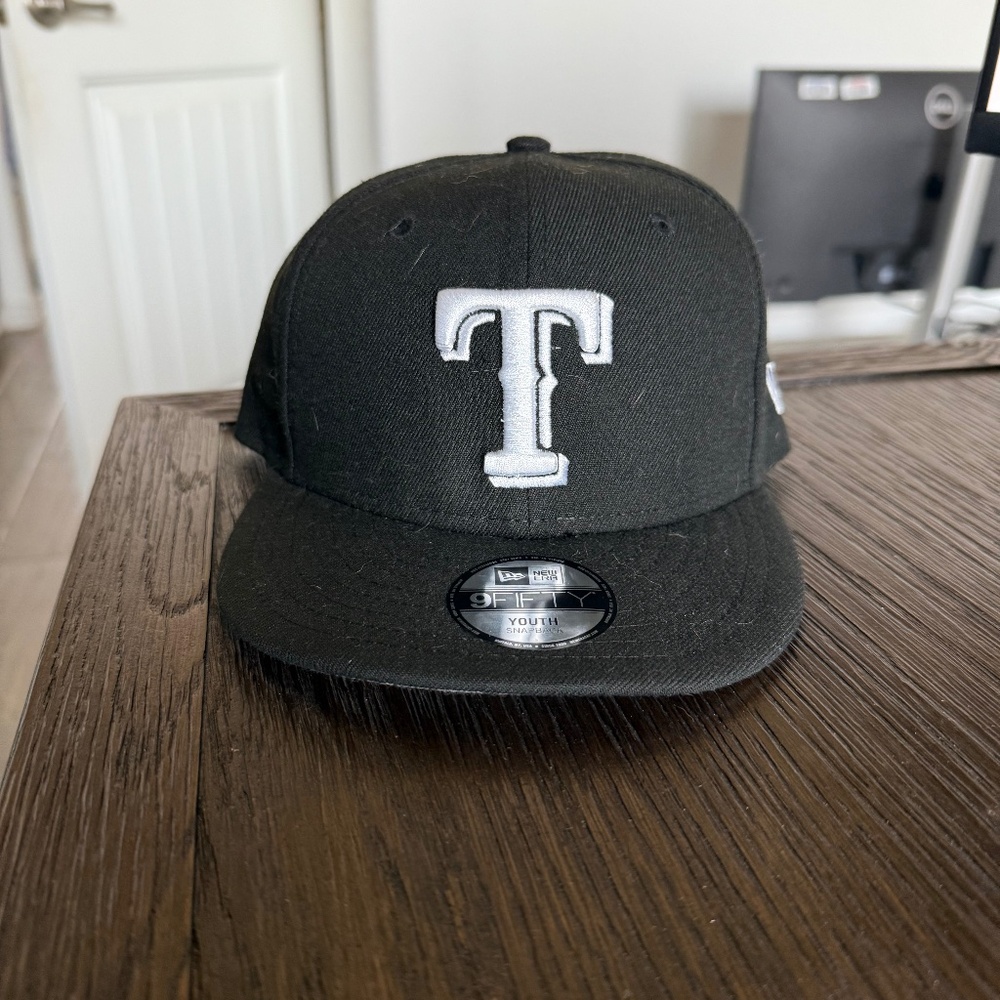 TEXAS RANGER NEW ERA 9FIFTY YOUTH SNAPBACK - NEVER WORN!